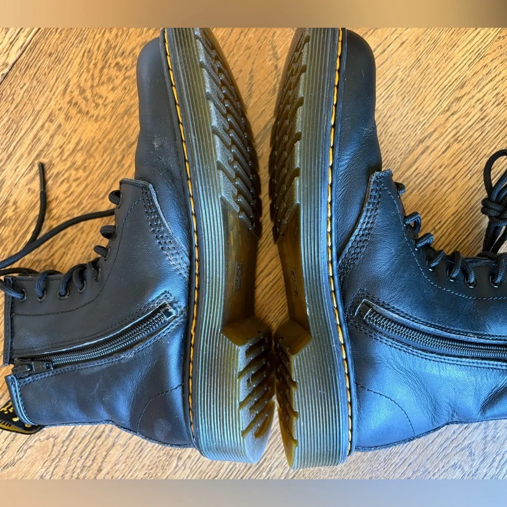 Doc Martens Junior boots, side zip and lace up size US-3/EU-34 model 15382